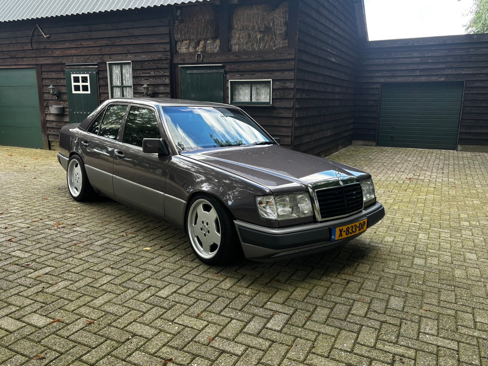 Mercedes-Benz W124 200E, Auto's, Automaat, 4 cilinders, Bluetooth, Particulier