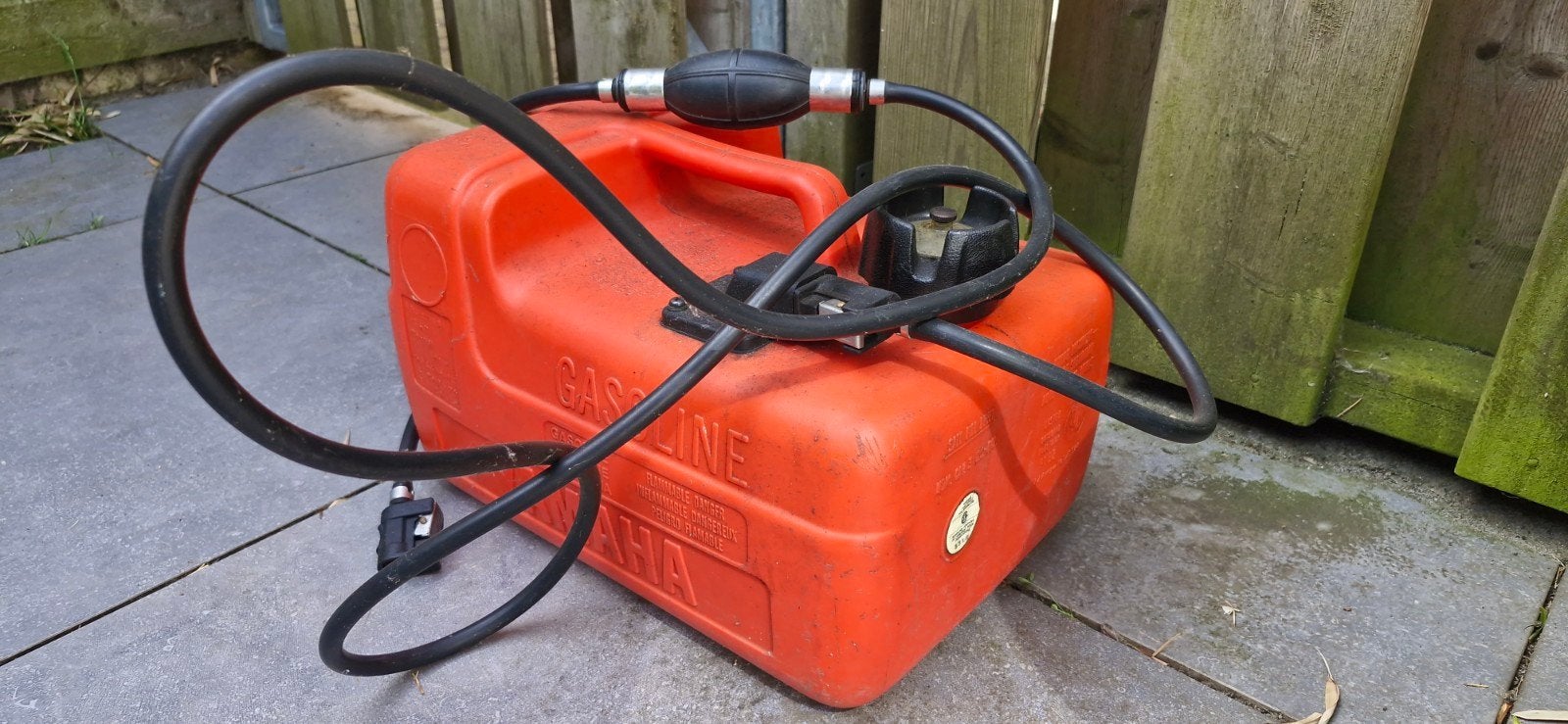Brandstoftank voor motorboot, Ophalen