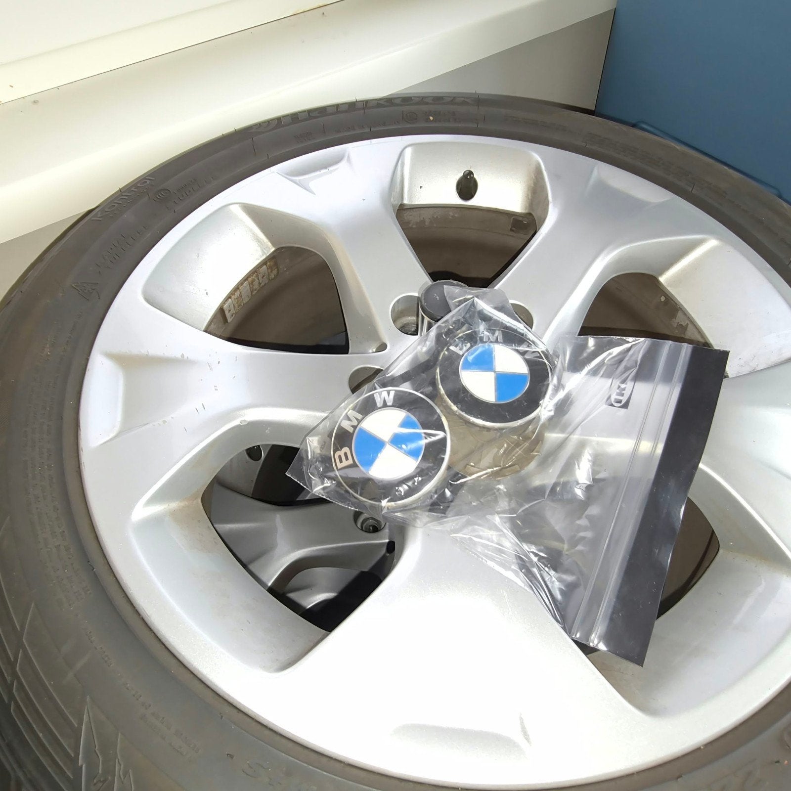 Originele BMW X1 17 inch velgen met Hankook winterbanden, Ophalen, Gebruikt, Banden en Velgen, 17 inch