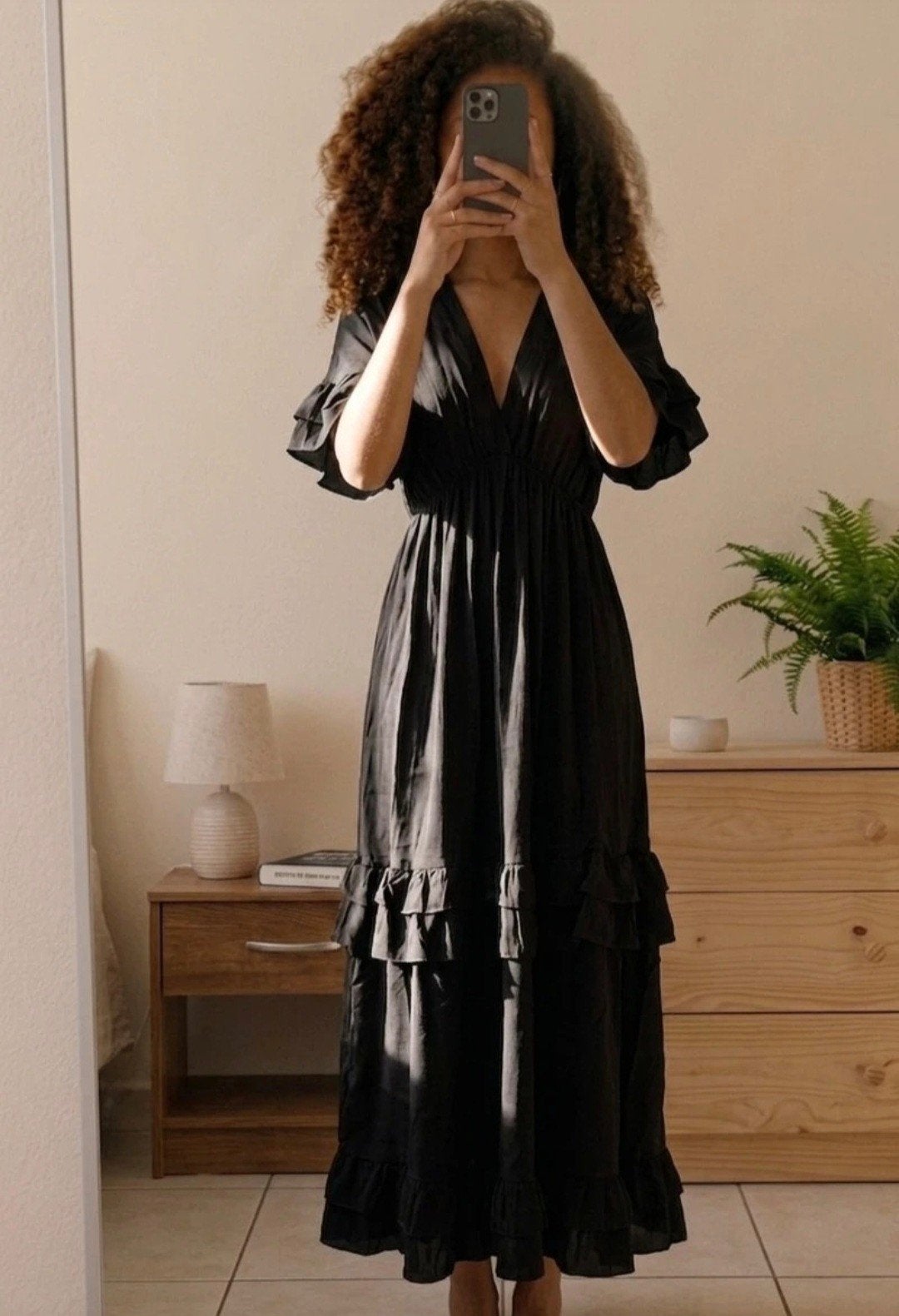 Zwarte boho Maxi Jurk met Ruches en V-hals, maat S, Ophalen of Verzenden, Zo goed als nieuw, Zwart, Onder de knie