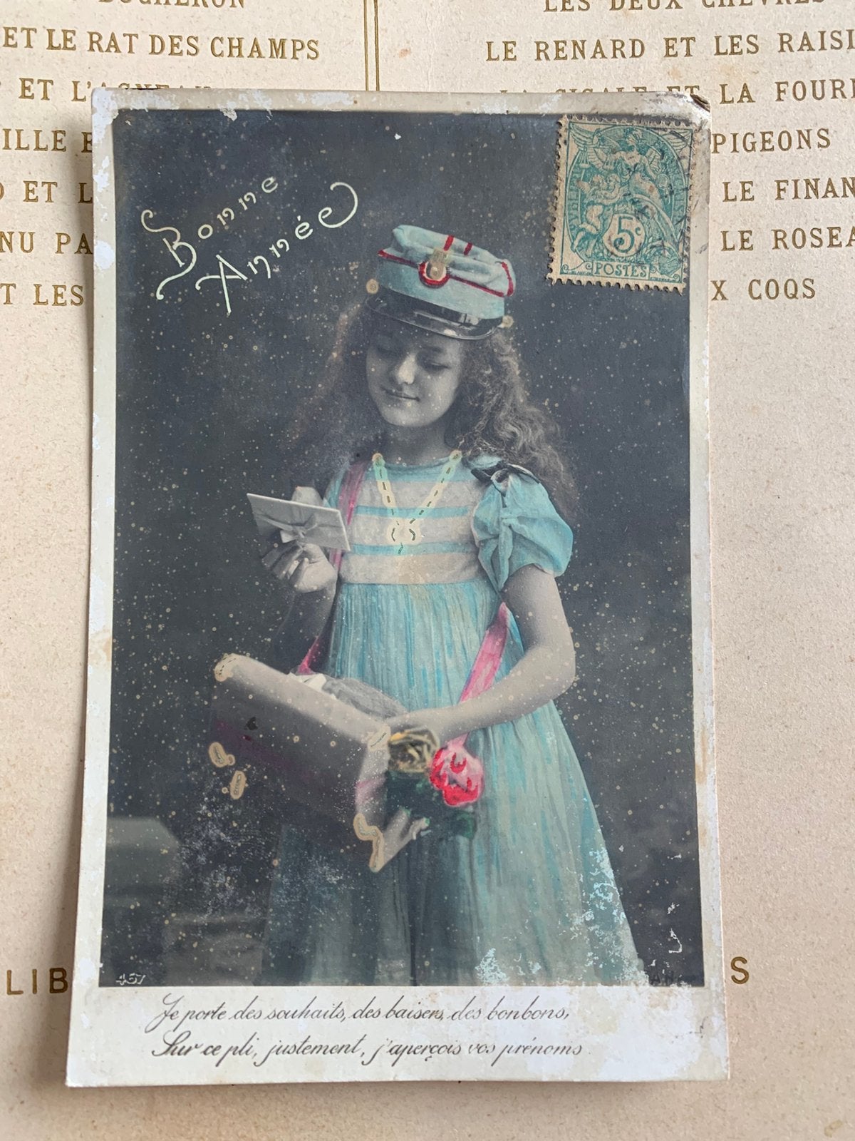Bonne Année - meisje, postbode met lang haar (NN), Verzamelen, Ophalen of Verzenden, Voor 1920, Gelopen, Feest(dag)