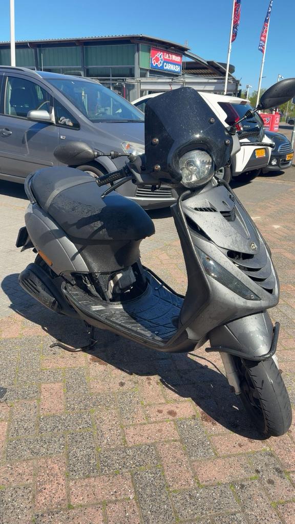 Piaggio zip 125 4t, Ophalen, Zo goed als nieuw, Benzine, Zip
