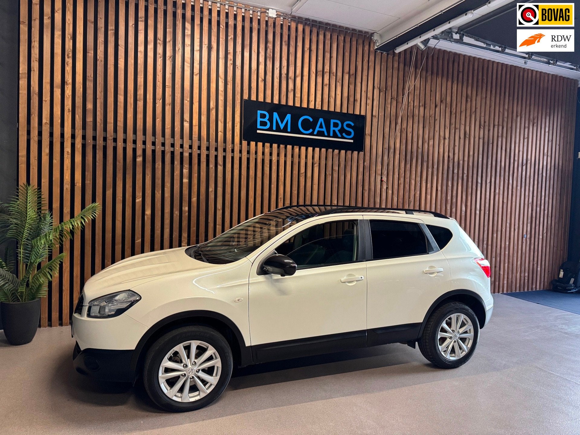 Nissan Qashqai 1.6 360 AUTOMAAT,Panodak, Camera, Auto's, Euro 5, Gebruikt, 1370 kg, 4 cilinders