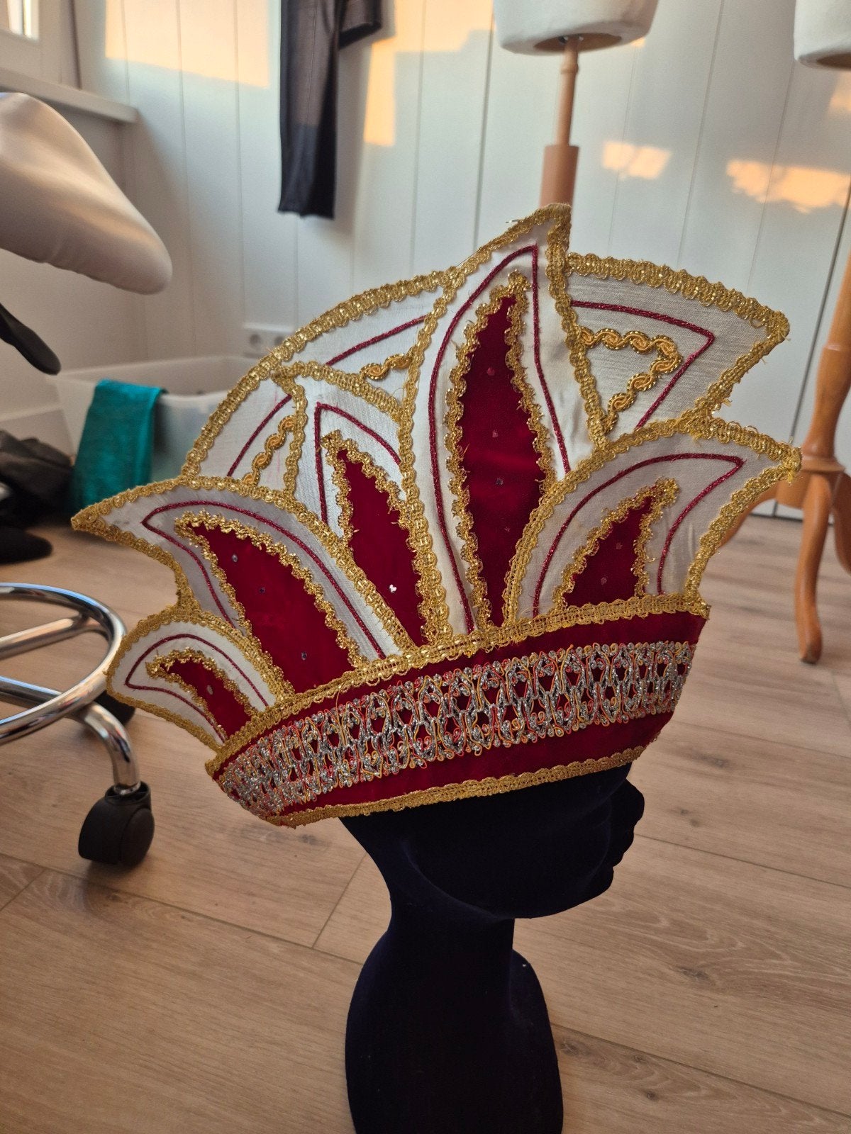Prachtige Vintage Steek - Perfect voor Carnaval!, Ophalen of Verzenden, Gedragen, Carnaval, Accessoires