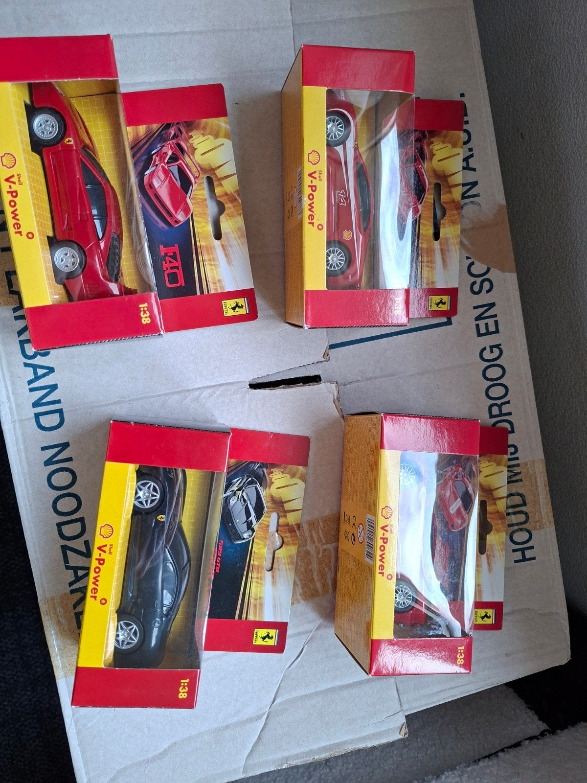 Diverse Shell Ferrari verzamel auto's schaal 1:38, Ophalen, Zo goed als nieuw, Auto