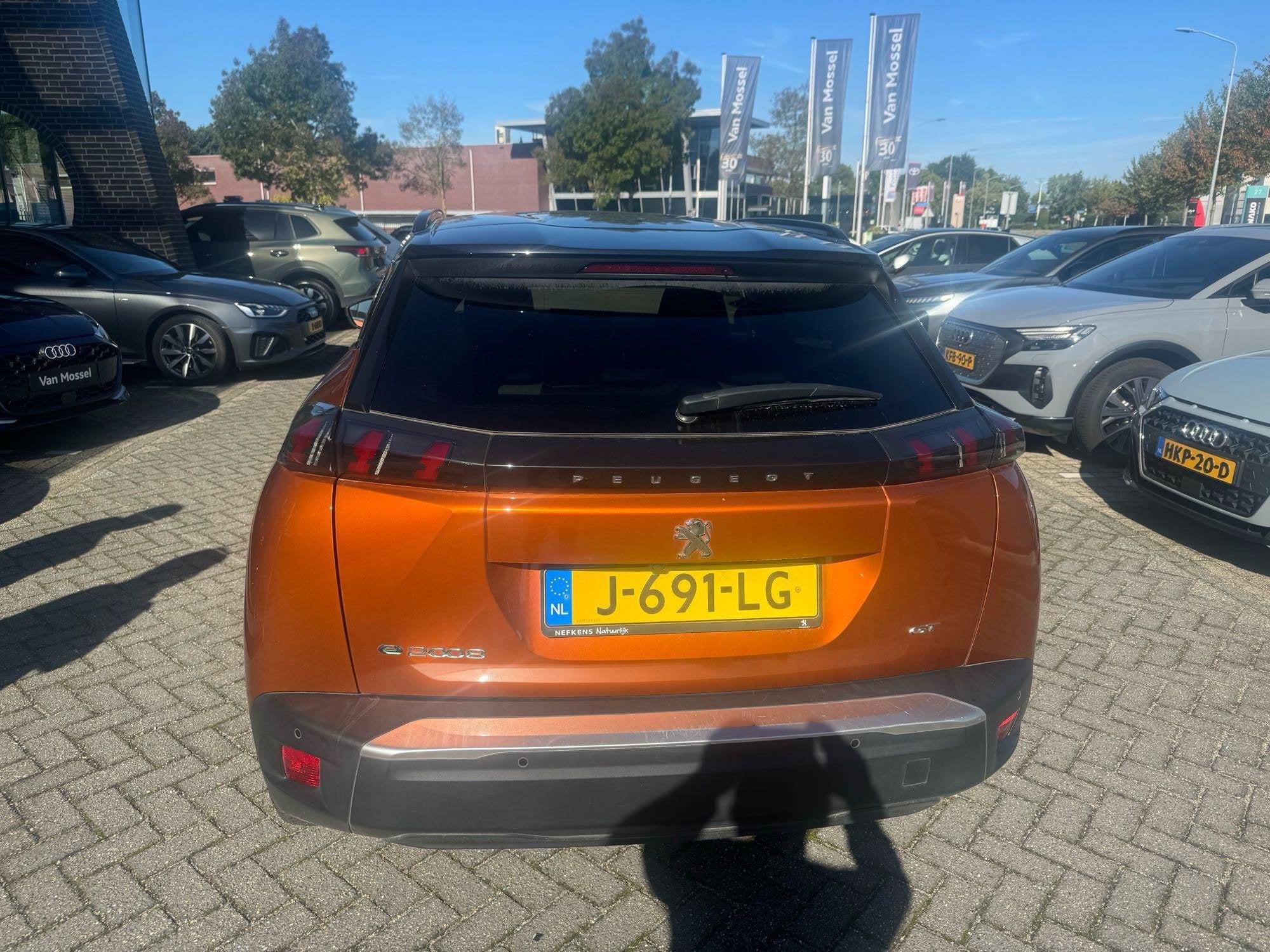 Peugeot e-2008 EV GT 50 kWh, Auto's, 136 pk, Overige kleuren, Alcantara, Origineel Nederlands