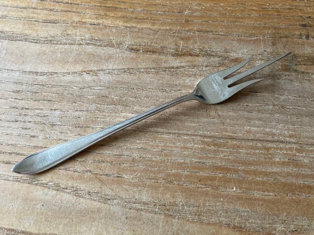 Keltum P8 puntfilet verzilverde cakeprikker cakevork, Ophalen of Verzenden