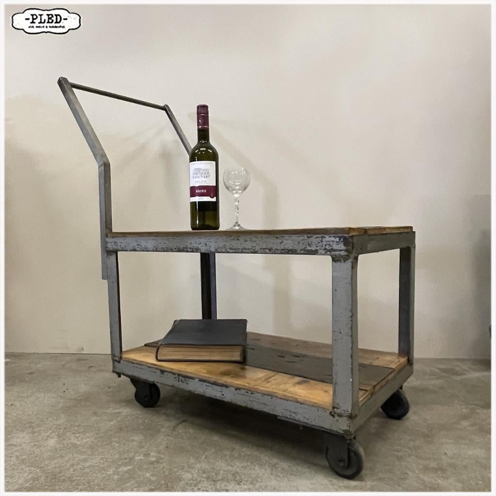 Oude fabriekstrolleys/bijzettafel /salontafel /industrieel, Gebruikt, 50 tot 100 cm, 50 tot 100 cm, Nvt