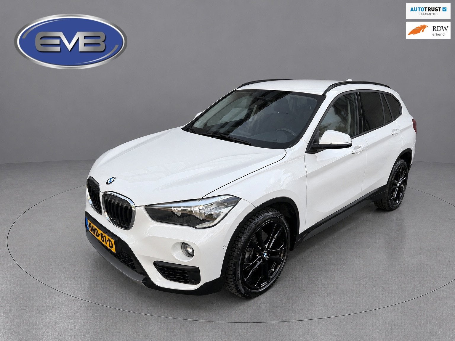 BMW X1 sDrive18i Executive, achteruitrijcamera, extra getint, Auto's, Gebruikt, Euro 6, Wit, Bedrijf
