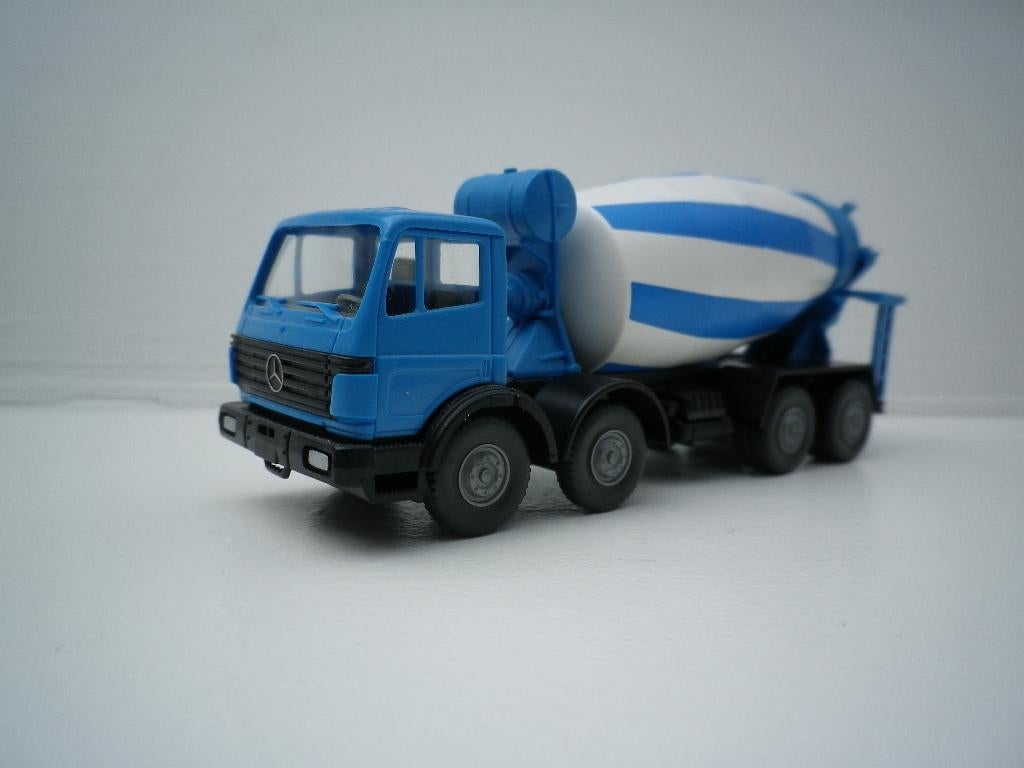 Wiking Mercedes SK94 betonmixer blauw/wit, Hobby en Vrije tijd, Modelauto's | 1:87, Ophalen of Verzenden, Zo goed als nieuw, Bus of Vrachtwagen