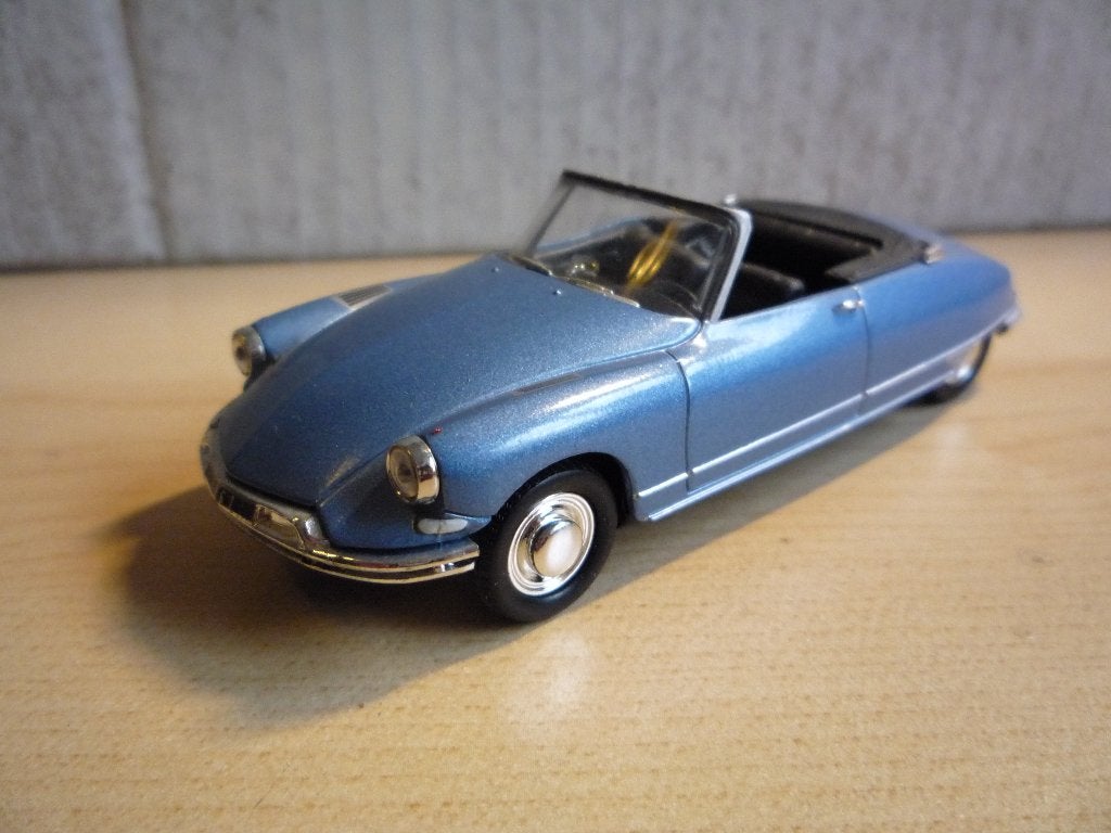 Citroën DS 19 Cabriolet 1961 Universal Hobbies 1:43, Ophalen of Verzenden, Zo goed als nieuw, Auto, Universal Hobbies