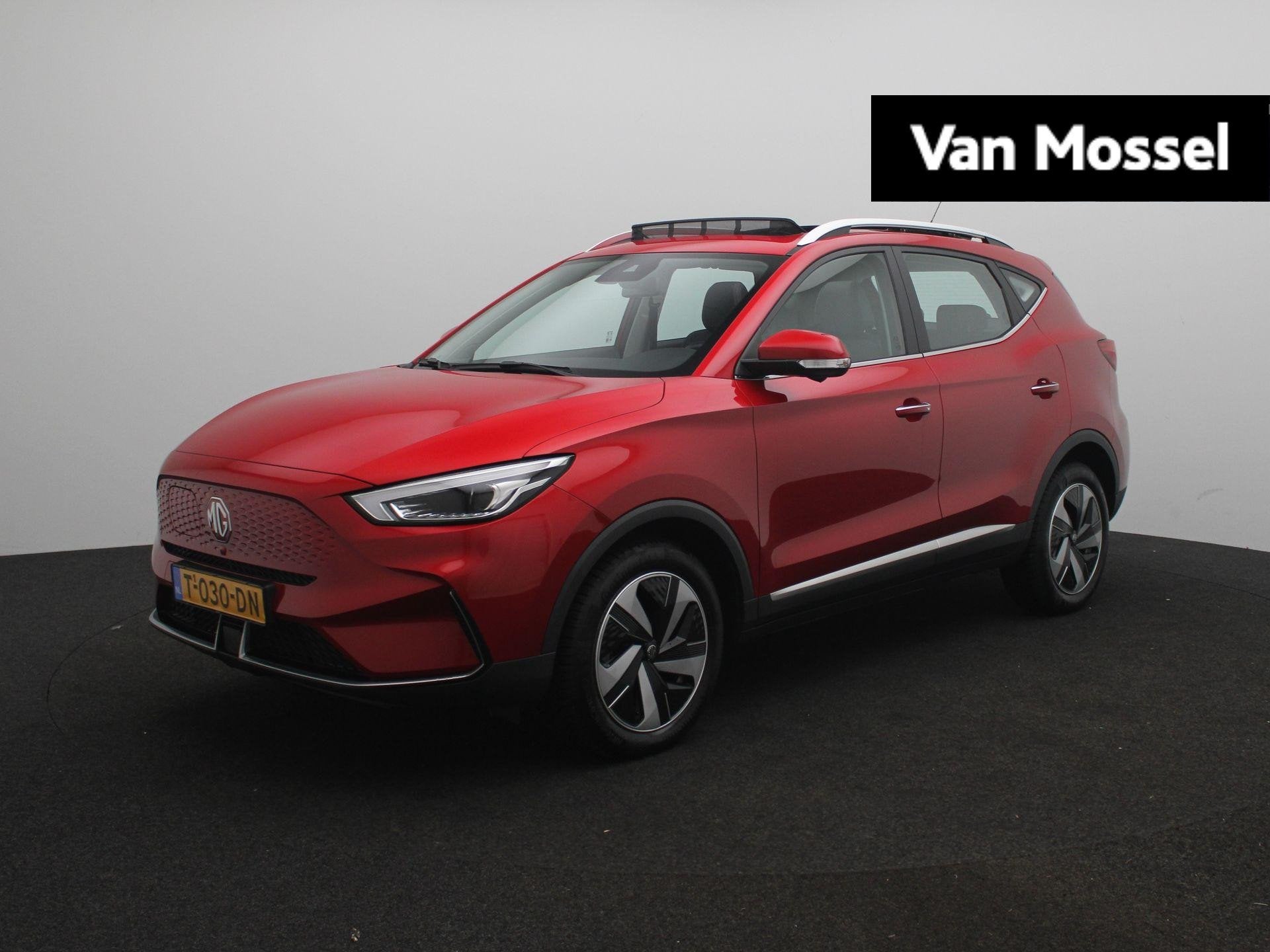 MG ZS EV Long Range Luxury 70 kWh | Camera | Apple Carplay |