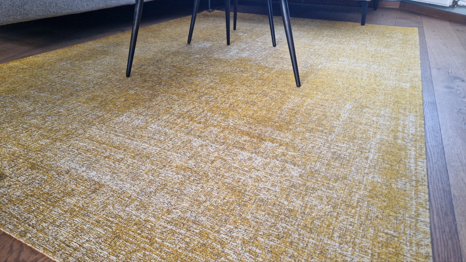 Geel vloerkleed inclusief antislip onderkleed, Ophalen, Geel, 150 tot 200 cm, 200 cm of meer