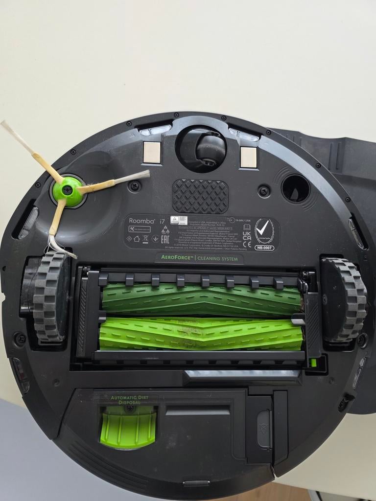 iRobot Roomba i7 Robotstofzuiger met zelfledigend station, Ophalen, Bedienbaar via app, IRobot, Zo goed als nieuw