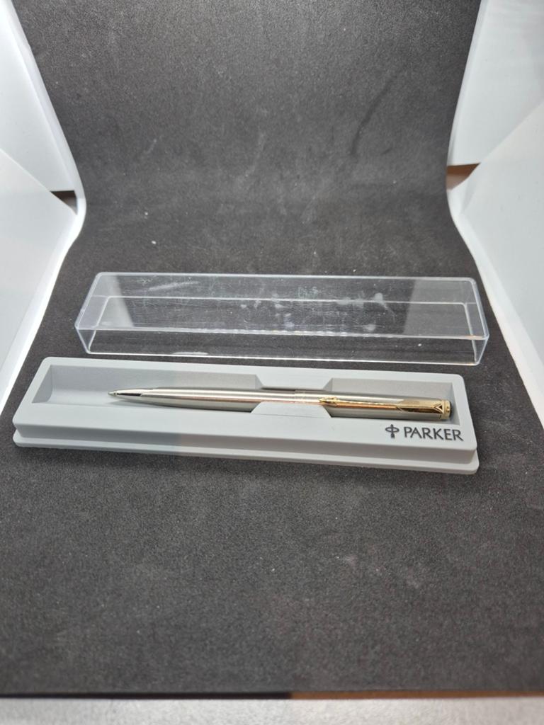 Parker balpen in doosje - Zo goed als nieuw, Met doosje, Ophalen of Verzenden, Zo goed als nieuw, Parker
