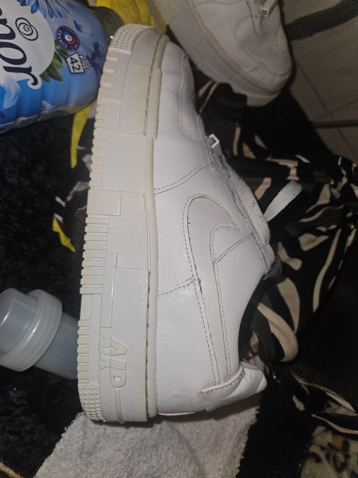 Wite nike 39, Kleding | Dames, Schoenen, Ophalen of Verzenden, Zo goed als nieuw, Wit, Sneakers of Gympen