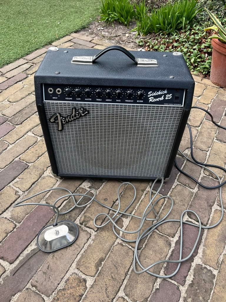 Fender Sitekick Reverb 25 uit 1988 gitaarversterker, Muziek en Instrumenten, Ophalen, Zo goed als nieuw, Minder dan 50 watt