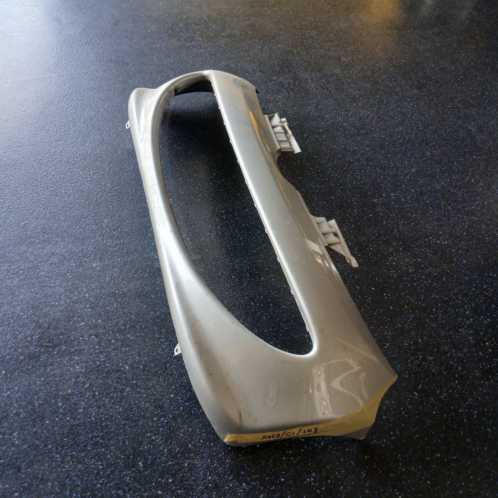 Voorbumper Peugeot 107 2006?, Auto-onderdelen, Ophalen of Verzenden, Peugeot, Bumper