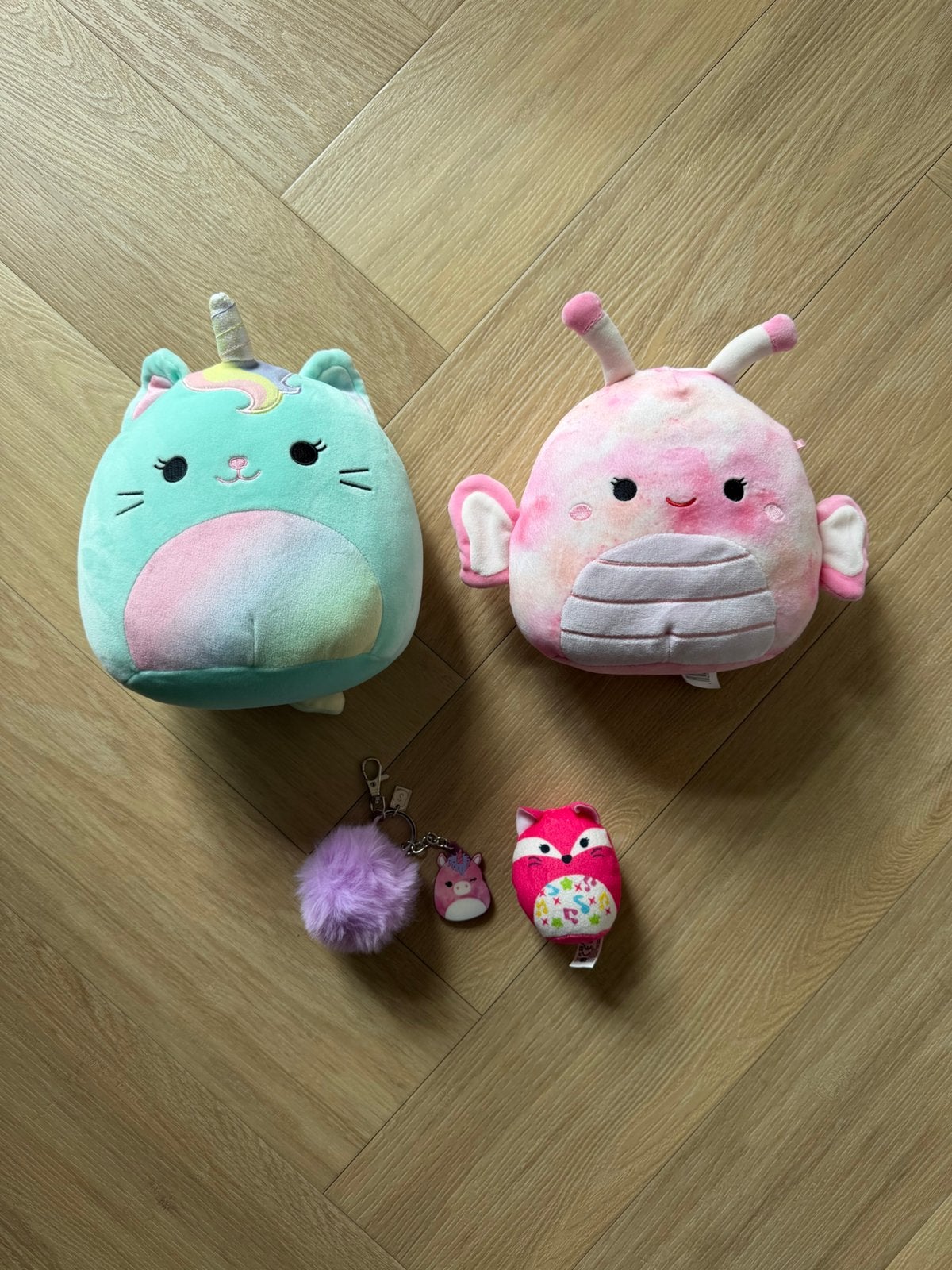 Squishmallow, 2 originele ‘Caticorn en Vlinder’ + acc., Ophalen of Verzenden, Zo goed als nieuw, Overige typen