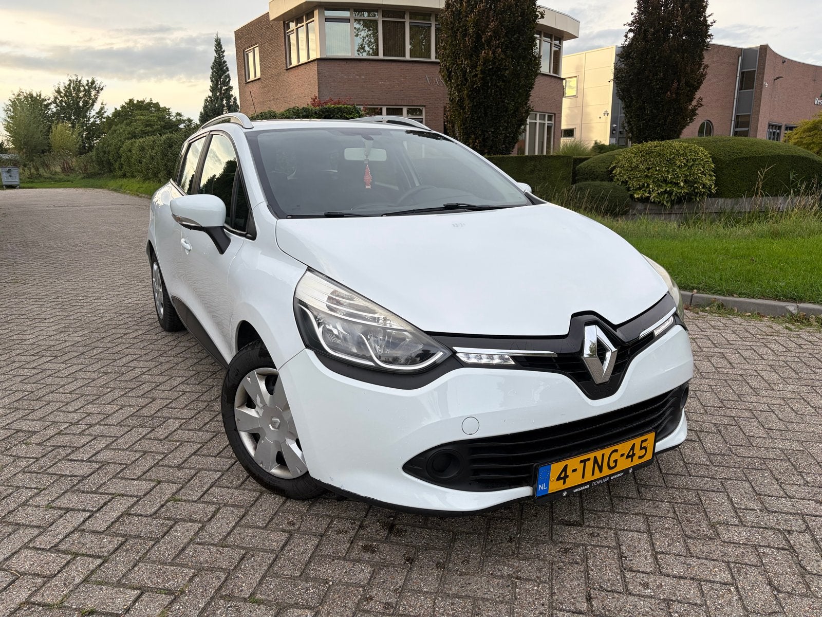 Renault Clio 90pk Nw APK, Auto's, Voorwielaandrijving, 898 cc, Wit, Origineel Nederlands