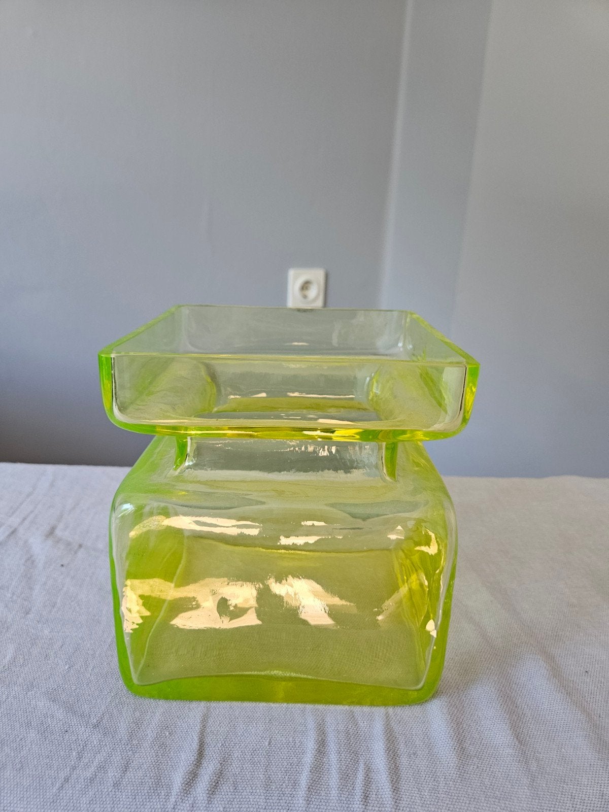 Vintage vierkante glazen vaas - felgroen, Antiek en Kunst, Ophalen of Verzenden