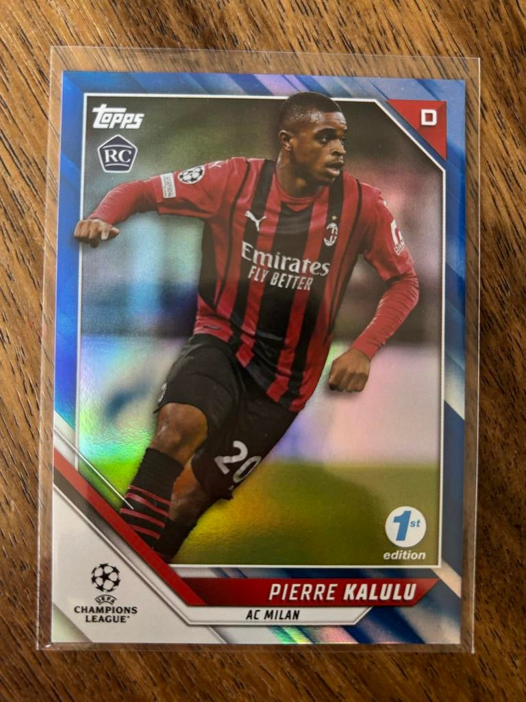 Pierre Kalulu Topps RC 1st Edition AC Milan CL /30, Ophalen of Verzenden, Zo goed als nieuw, Buitenlandse clubs, Spelerskaart