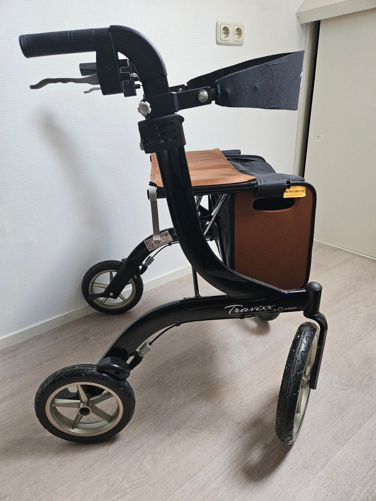 Travixx Travel rollator,  slechts 1 maand gebruikt, Ophalen, Lichtgewicht, Zo goed als nieuw