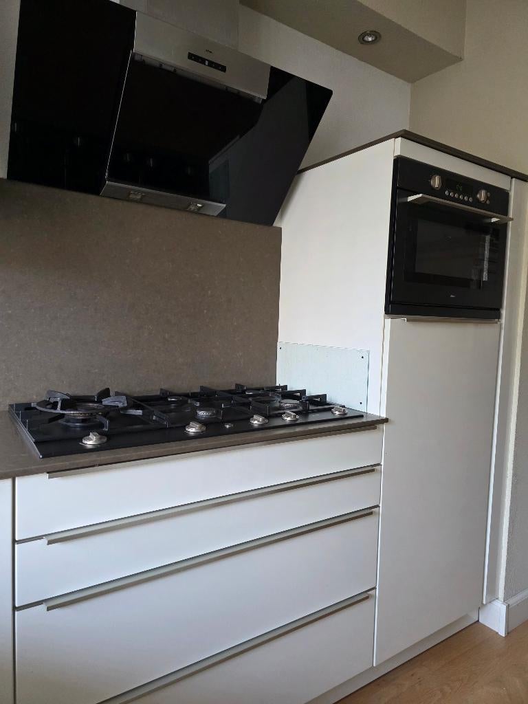 Moderne witte hoogglans hoekkeuken + apparatuur GEDEMONTEERD, Huis en Inrichting, Keuken | Complete keukens, Wit, Hoekkeuken, Ophalen of Verzenden