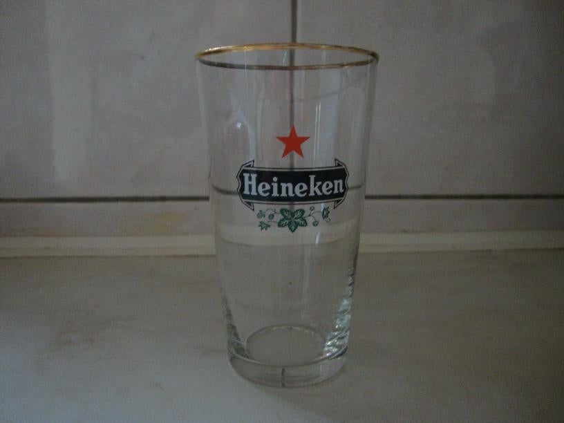 1x bierglas heineken, Ophalen of Verzenden, Zo goed als nieuw, Glas of Glazen, Heineken