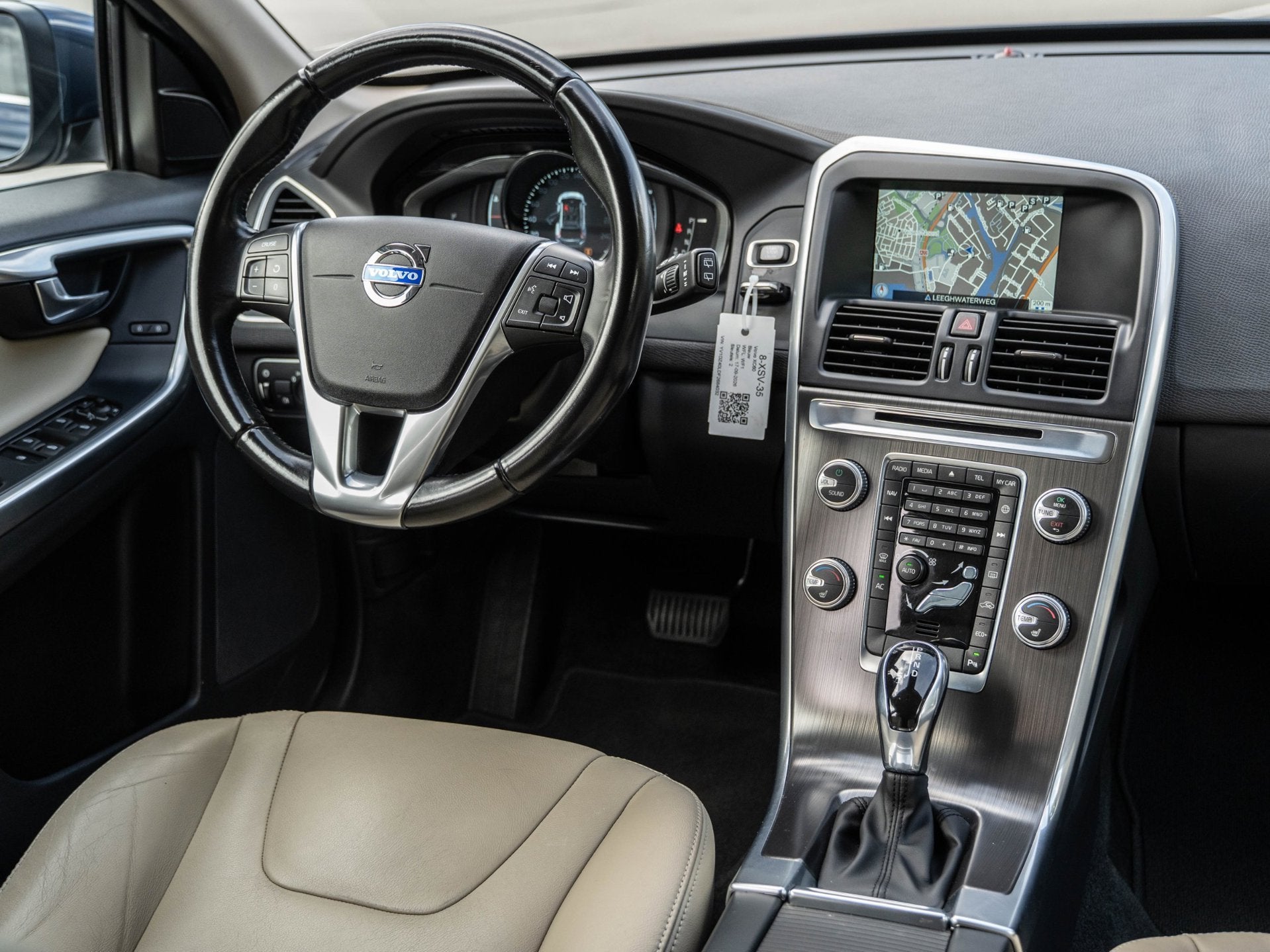 Volvo XC60 2.0 T5 FWD Summum | AUTOMAAT | LEDER | STOEL VERW, Dealer onderhouden, 15 km/l, Gebruikt, 4 cilinders