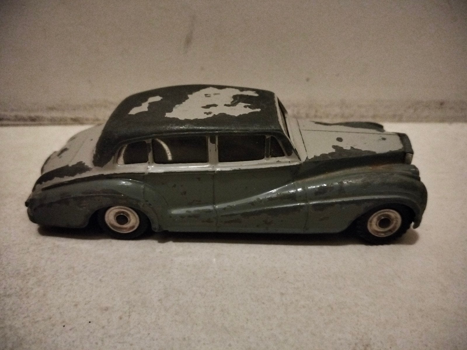 Rolls Royce Silver Wraith  Dinky toys 150, Ophalen of Verzenden, Gebruikt, Auto, Dinky Toys