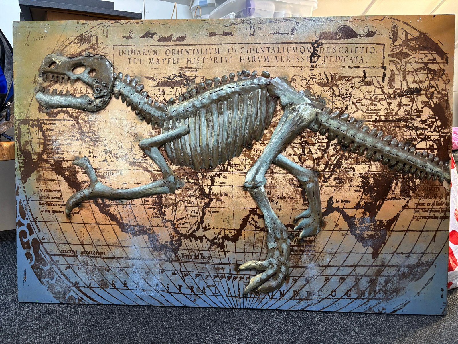Dinosaurus skelet wanddecoratie op wereldkaart, Ophalen, Overige onderwerpen, Wanddecoratie, Overige stijlen