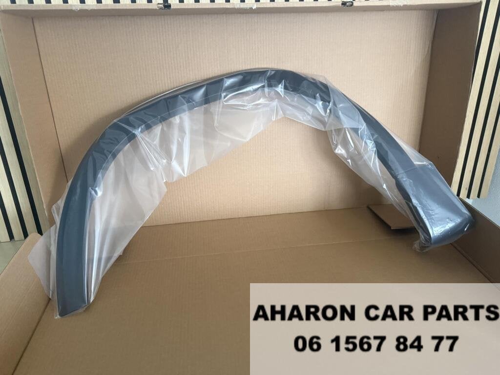 GLB X247 AMG Sierlijst spatbord Links W247 Voor scherm 8817, Nieuw, Ophalen of Verzenden
