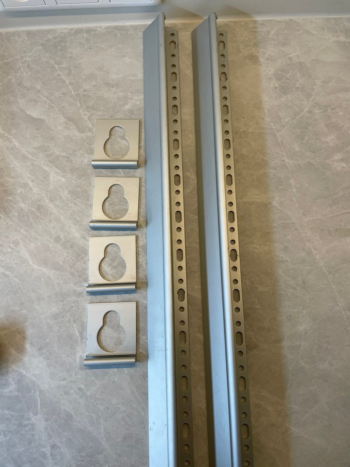 2x Ikea Uppleva Ormo Televisiebeugels, Audio, Tv en Foto, Ophalen of Verzenden, Zo goed als nieuw