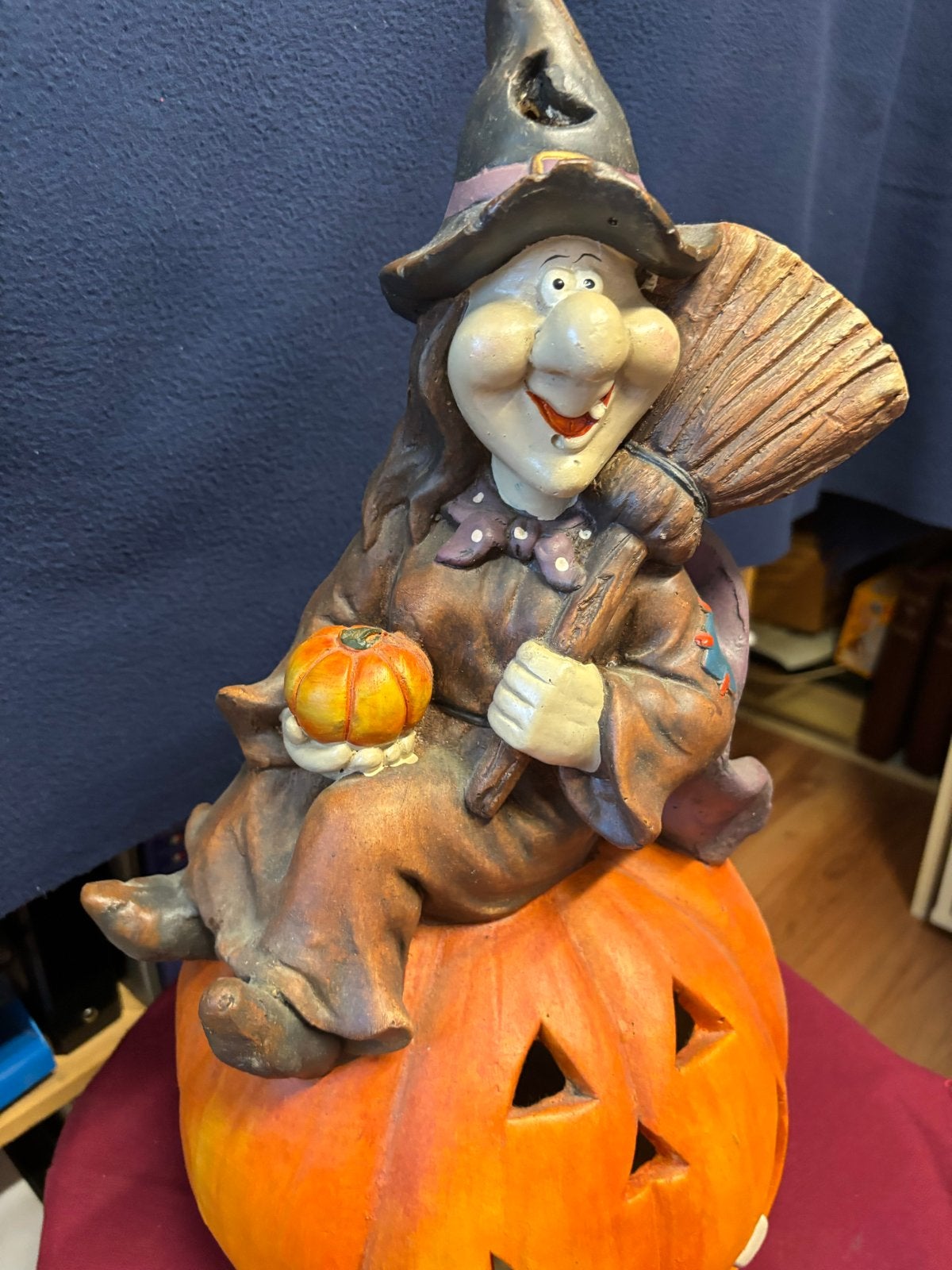 Heksenbeeld op pompoen - Halloween decoratie, Ophalen, Gebruikt, Meerkleurig, Overige stijlen