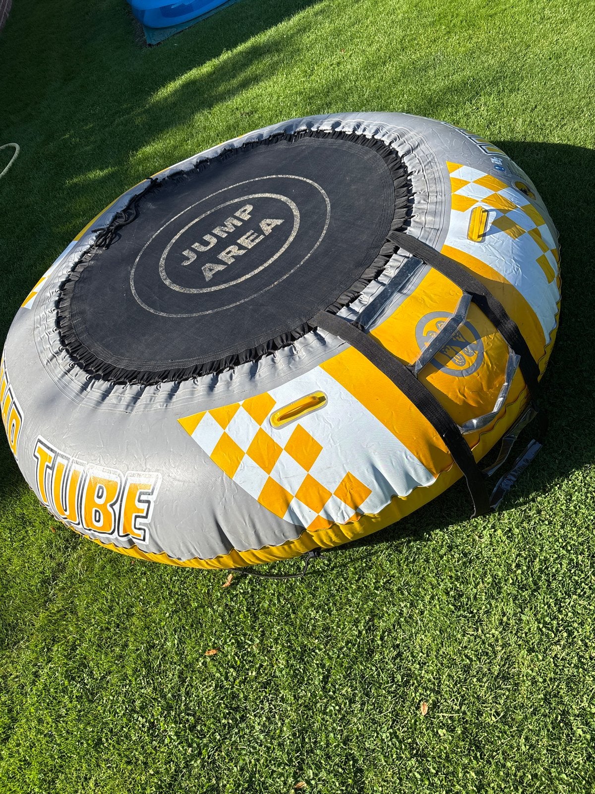 Opblaasbare trampoline/waterbuis voor waterplezier, Kinderen en Baby's, Speelgoed | Buiten | Trampolines, Ophalen, Zo goed als nieuw