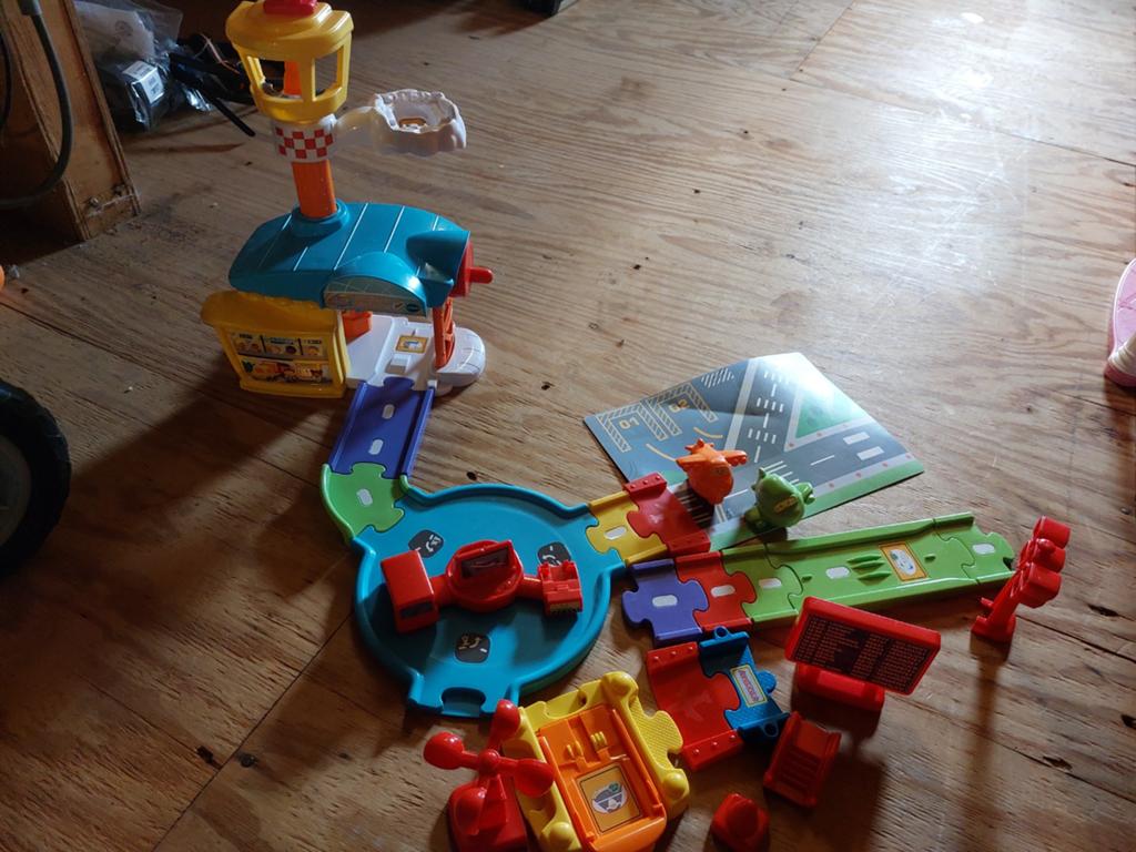 Vtech toet toet vliegveld, Ophalen of Verzenden, Zo goed als nieuw, 2 tot 4 jaar