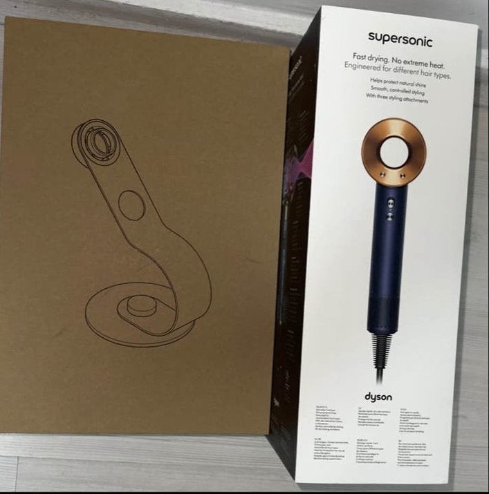 Dyson Supersonic Straight+Wavy, Ophalen of Verzenden, Nieuw, Föhn of Haardroger
