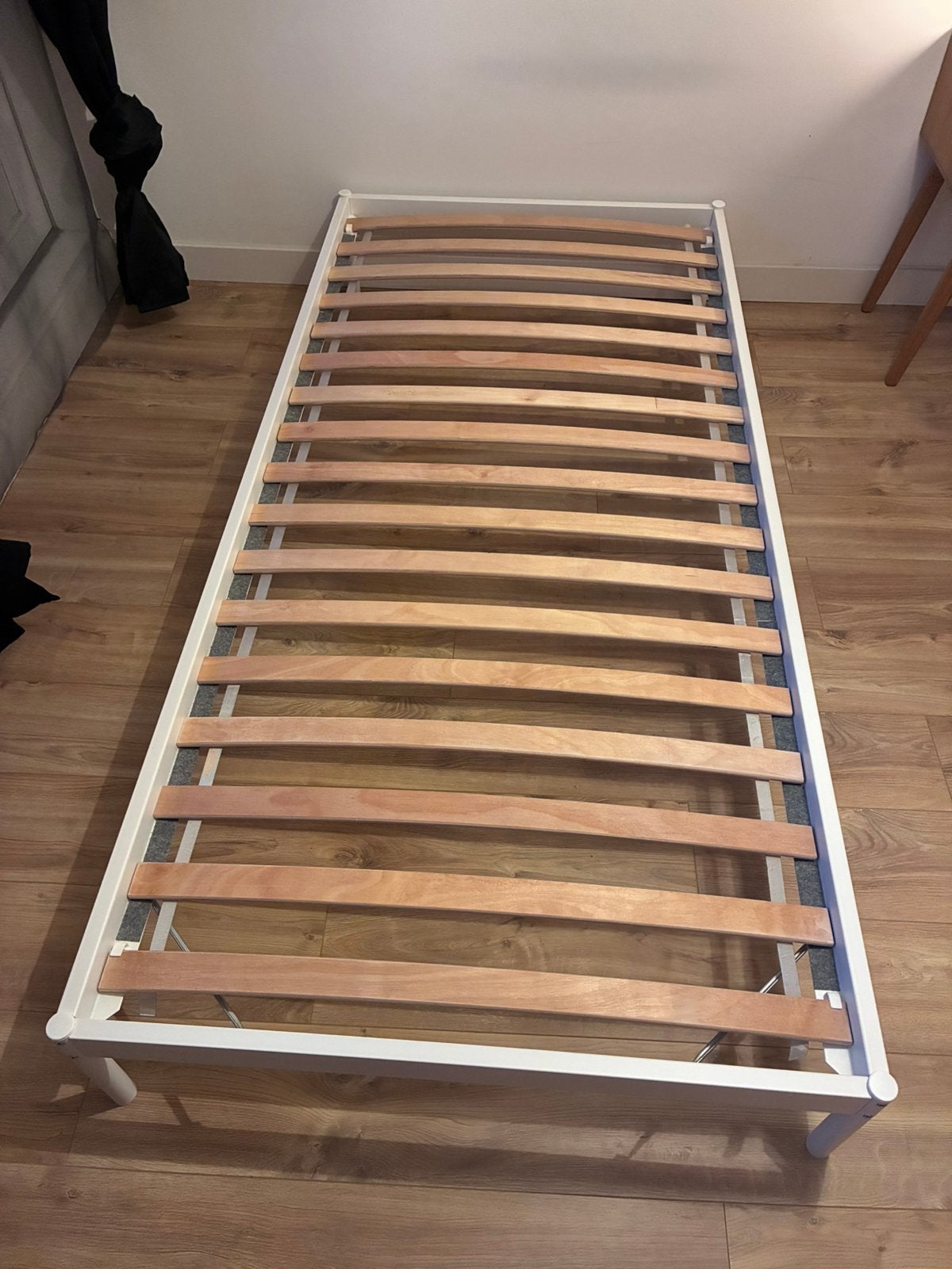 VEVELSTAD bedframe wit 90x200, Ophalen, 90 cm, Eenpersoons, Zo goed als nieuw