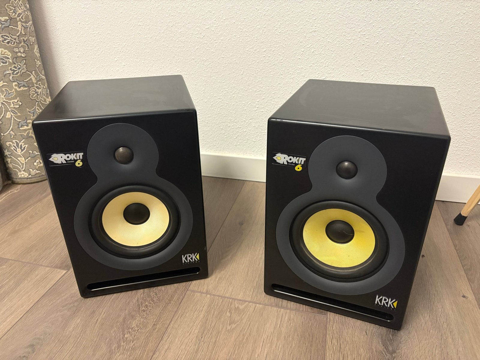 KRK Rokit 6 G2 Studiomonitoren (set van 2) PERFECTE STAAT, Ophalen, Studiomonitor, Inclusief kabels, Zo goed als nieuw