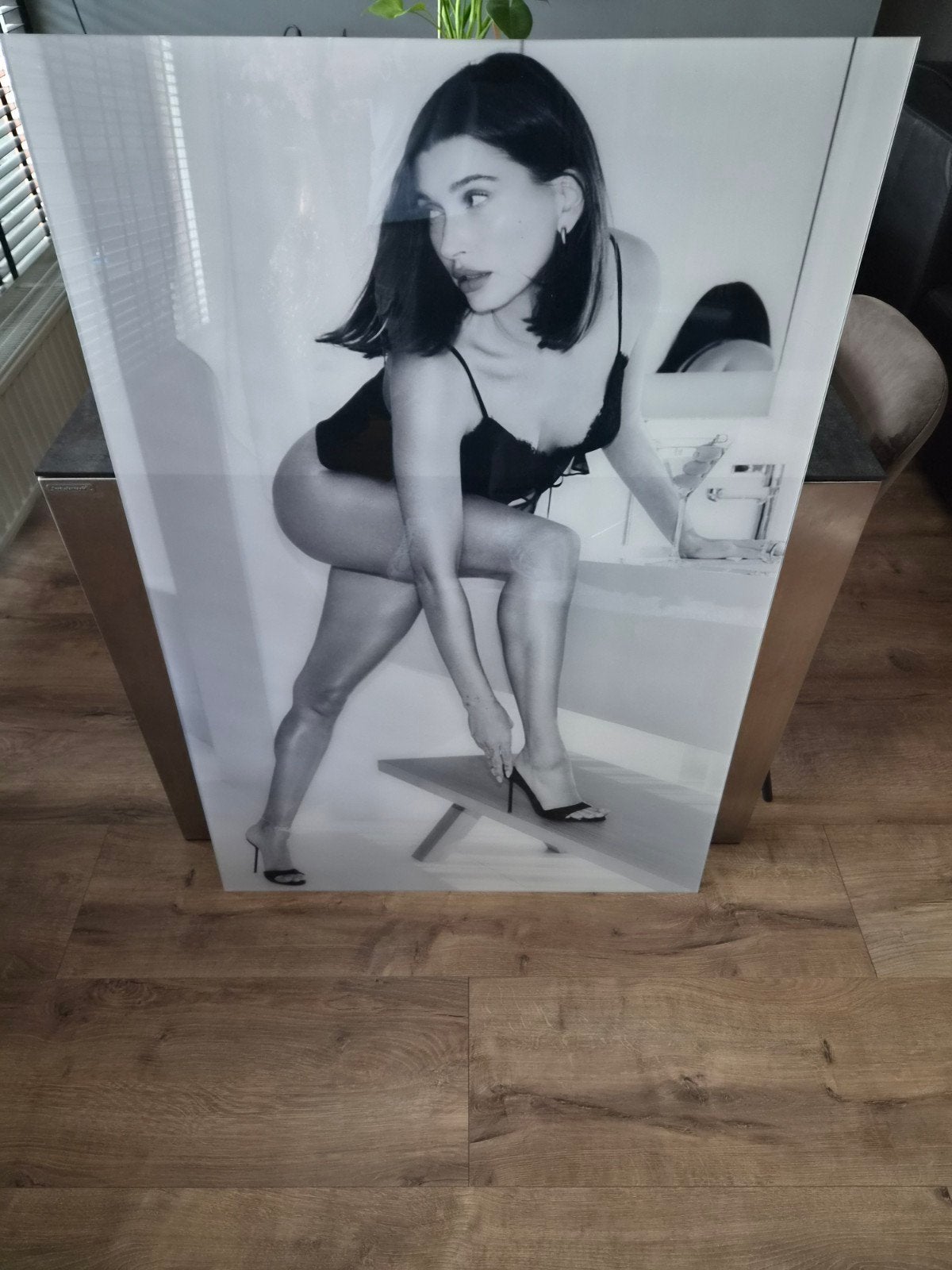 Foto/ schilderij op plexiglas Hailey Bieber, Ophalen, Nieuw, Foto of Poster