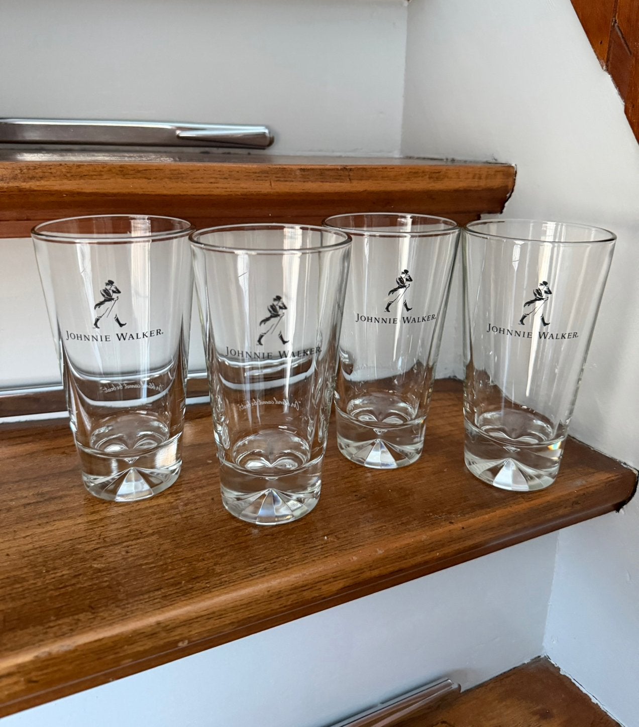 4x Johnnie walker longdrink glas, Ophalen of Verzenden, Zo goed als nieuw, Borrel- of Shotglas