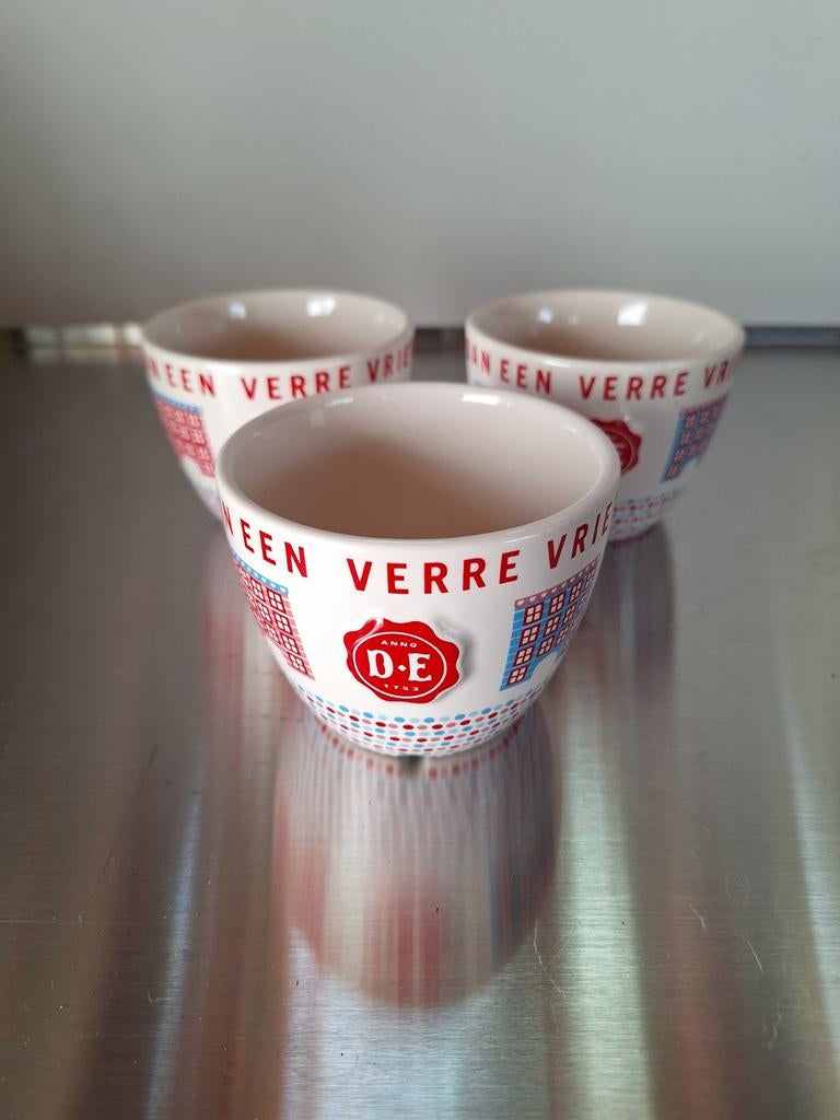 DOUWE EGBERTS goede buuren mokken, kopjes 3 st., Overige materialen, Ophalen of Verzenden, Zo goed als nieuw, Overige stijlen