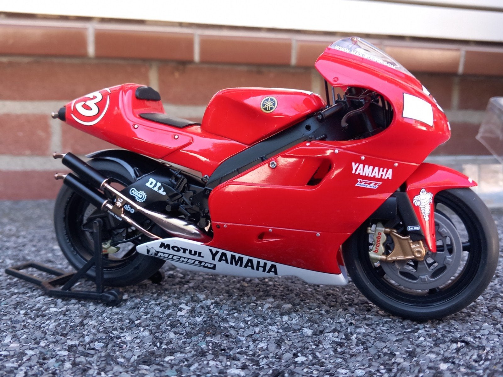 Yamaha YZR 500cc #3 Max Biaggi 2001, Ophalen of Verzenden, Zo goed als nieuw, 1:9 t/m 1:12, Motor