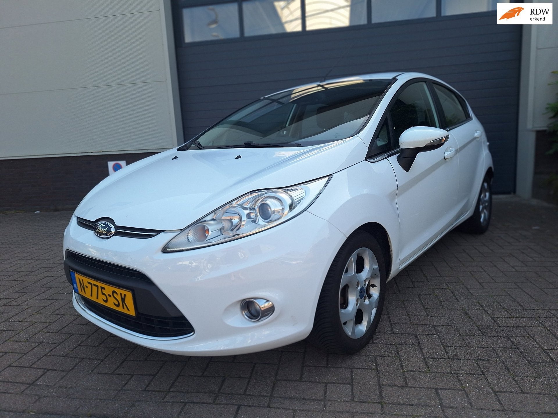 Ford Fiesta | 1.4 Titanium | Automaat | Airco | Stoelverwarm, Auto's, Euro 5, 4 cilinders, Wit, Fiësta