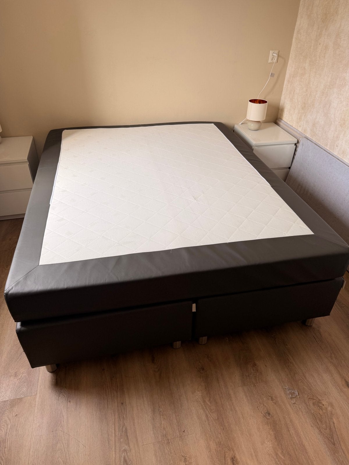 Tweepersoons boxspring bed - 160 x200 cm, Huis en Inrichting, Tweepersoons, Ophalen of Verzenden, Zo goed als nieuw, 200 cm