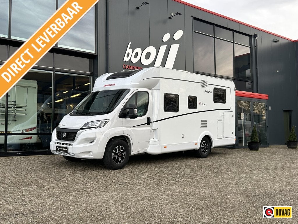 Dethleffs Just 90 T 6812 EB - Hefbed + Airco, Caravans en Kamperen, Campers, Bedrijf, tot en met 4, Half-integraal, Dethleffs