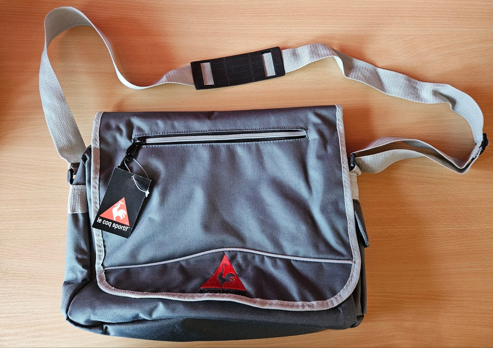 Le Coq Sportif schoudertas, Ophalen of Verzenden, Zo goed als nieuw, Grijs, Overige merken