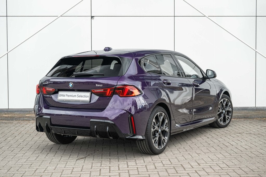 BMW 1 Serie 120 M Sport Automaat / M Adaptief onderstel / Sp, Auto's, BMW, Gebruikt, Overige kleuren, Bedrijf, 19 km/l