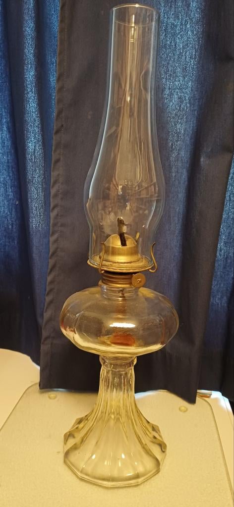 Antieke olielamp - Klassieke glazen petroleumlamp, Antiek en Kunst, Ophalen of Verzenden